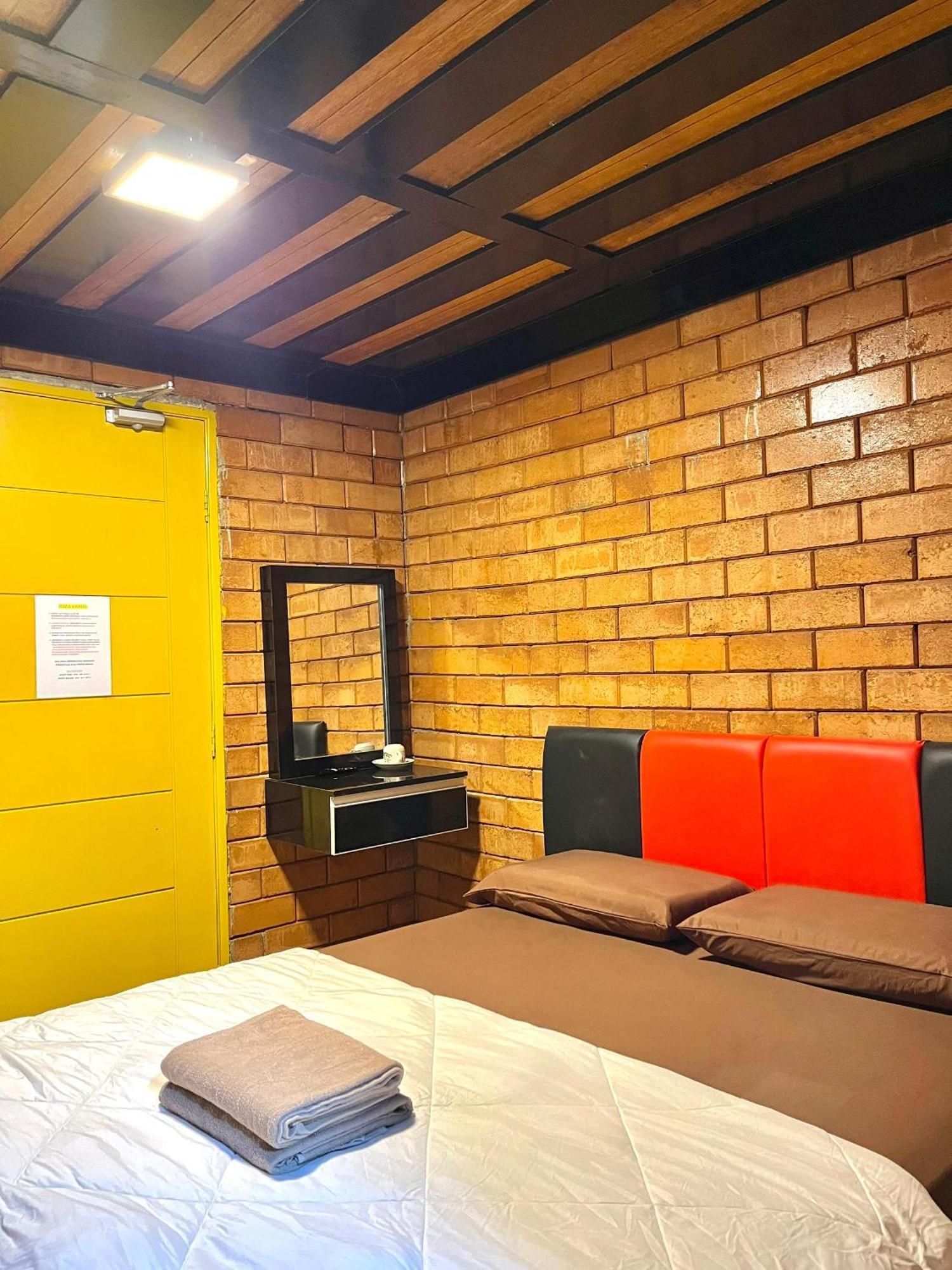 Suza Hostel Tumpat Buitenkant foto