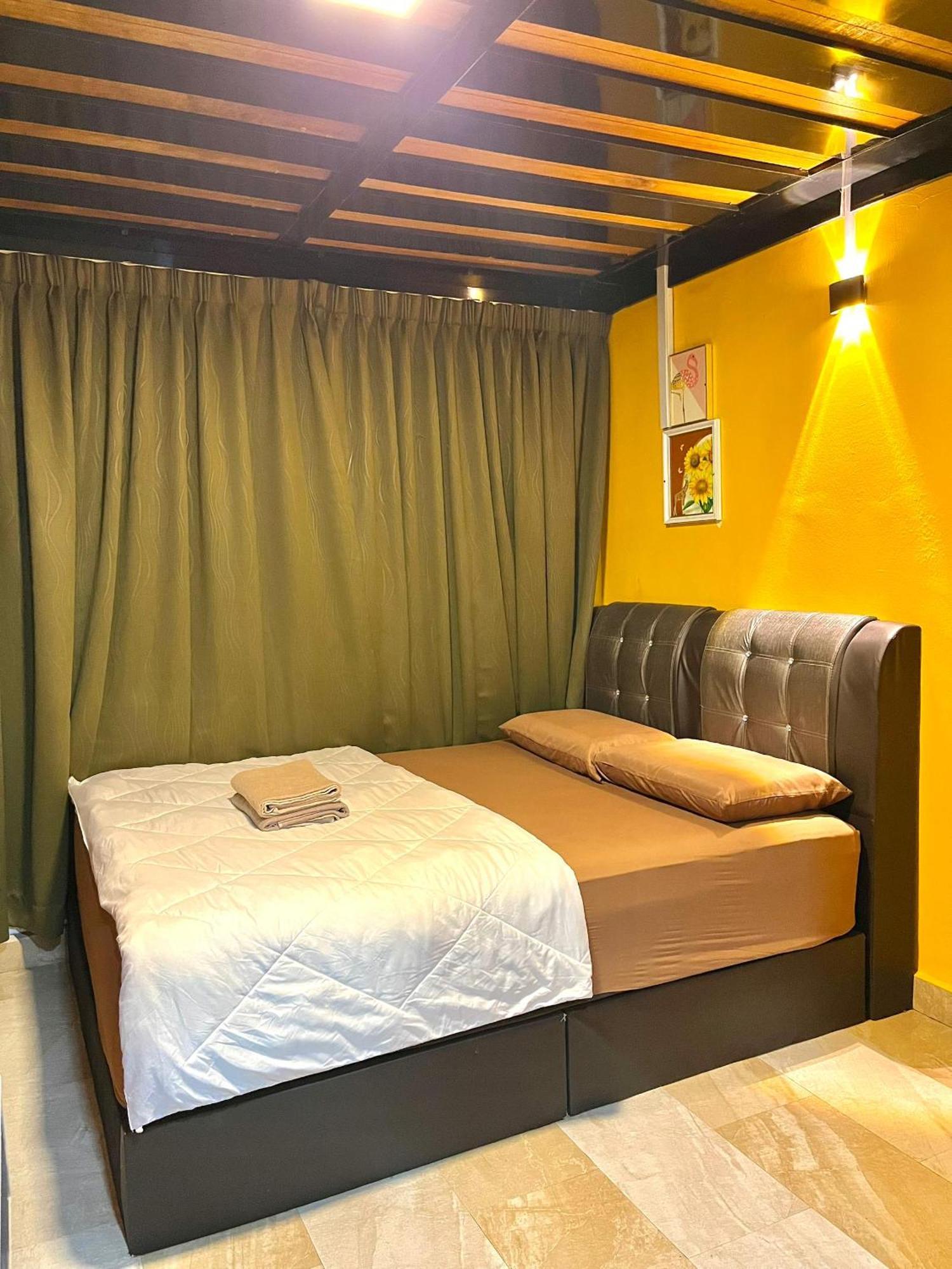 Suza Hostel Tumpat Buitenkant foto