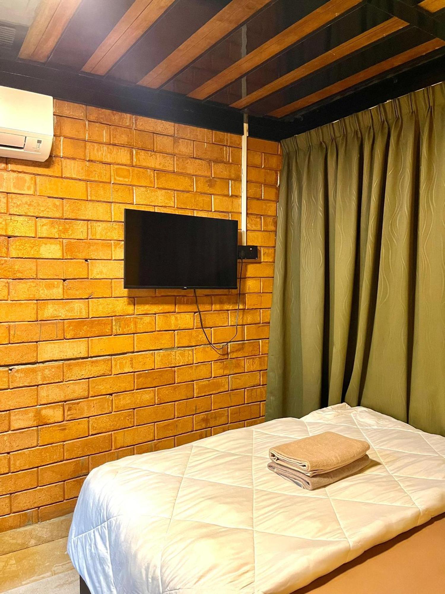 Suza Hostel Tumpat Buitenkant foto